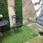 Studio Sur Cour Interieure Centre Historique St Benigne