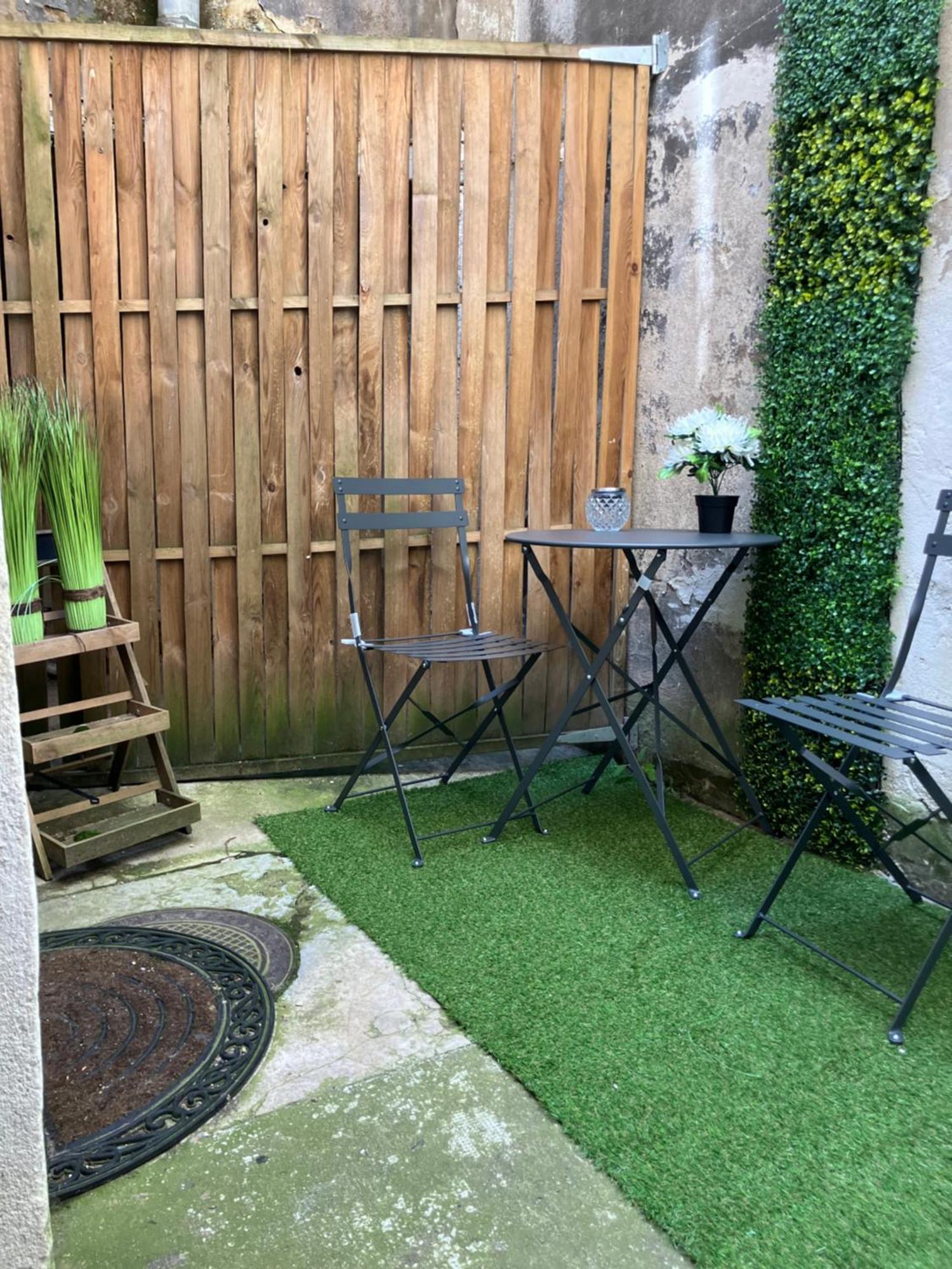 Appartement Sur Cour Interieure Centre Historique St Benigne Dijon