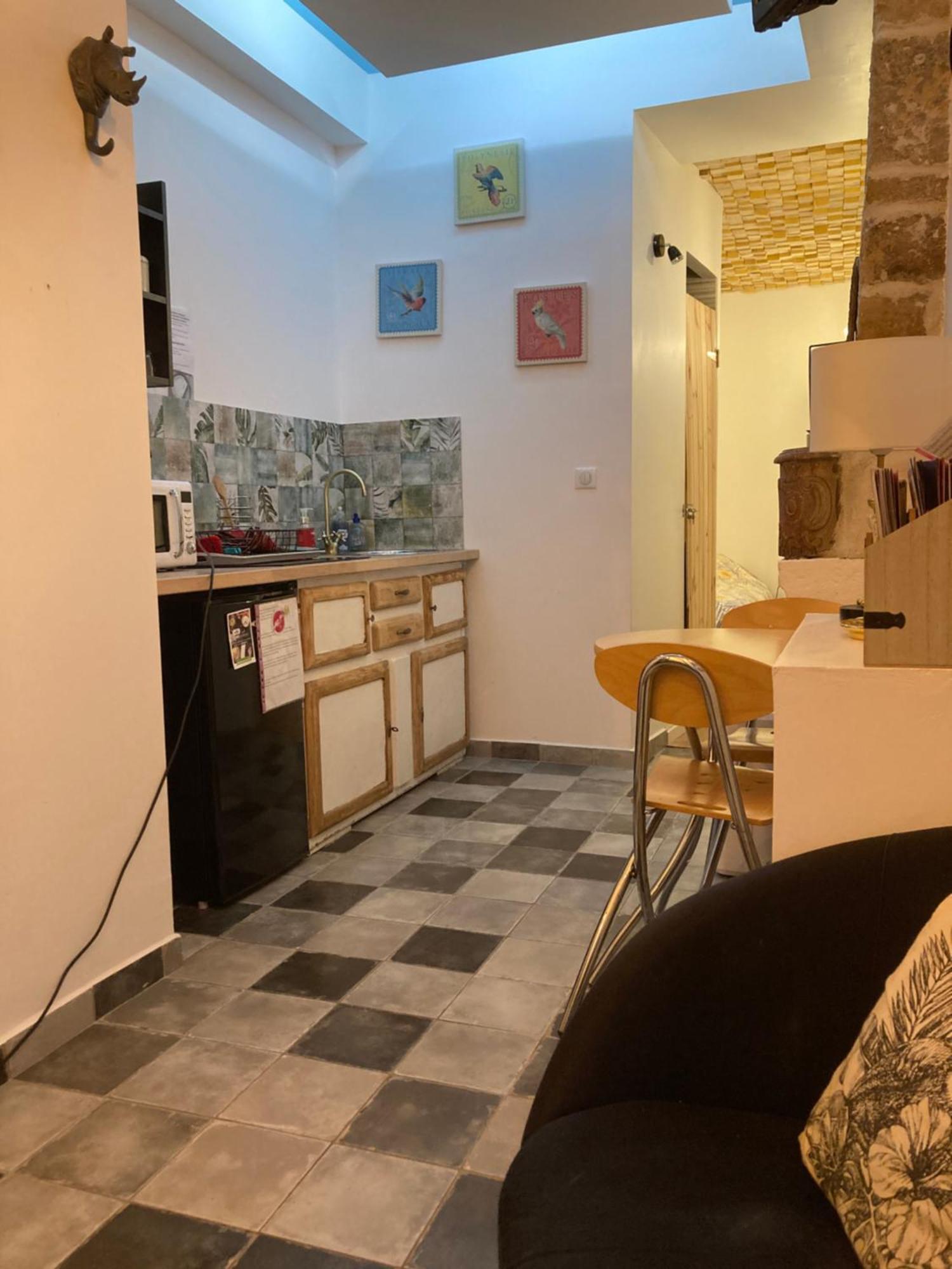 Appartement Sur Cour Interieure Centre Historique St Benigne *