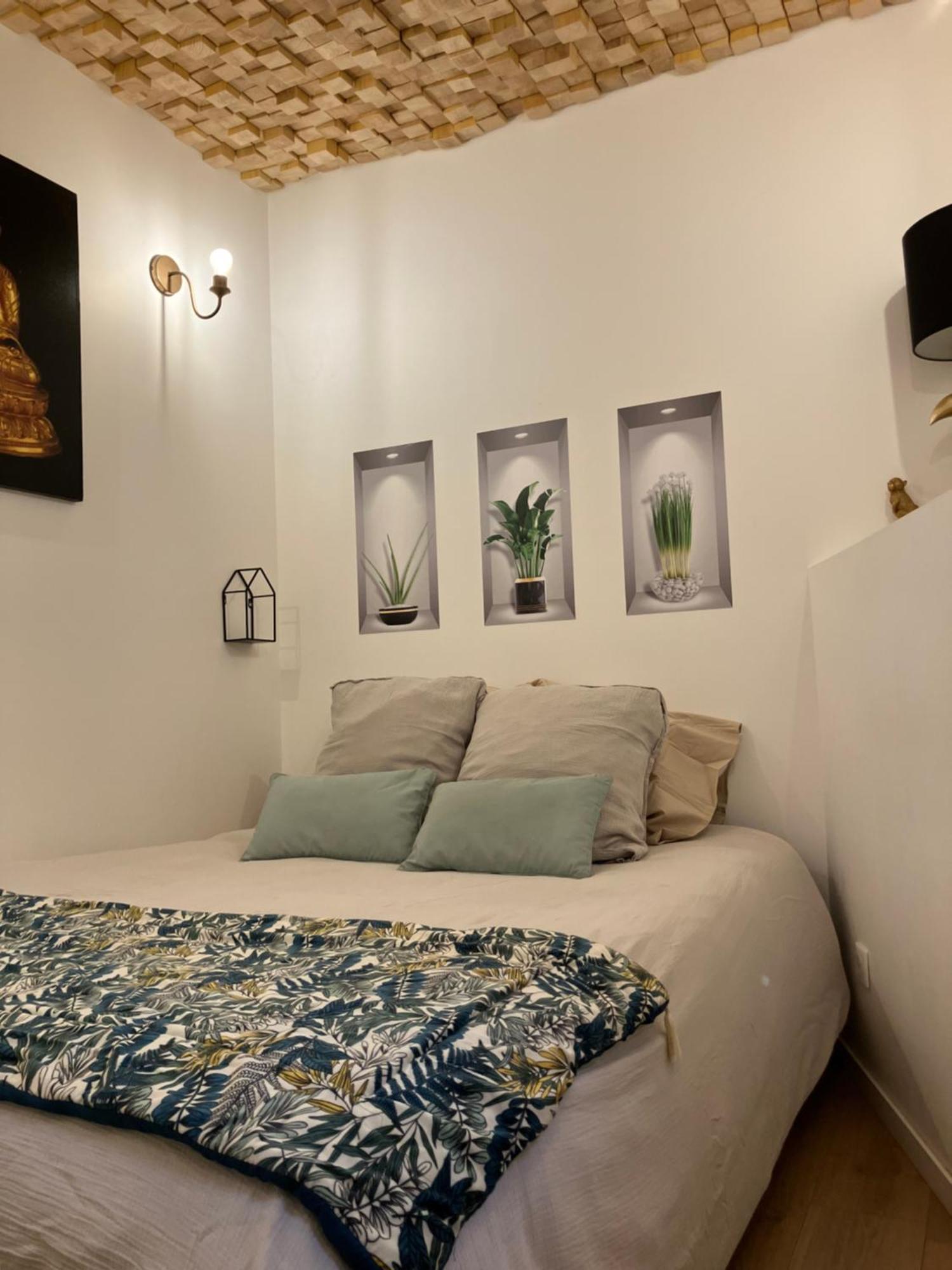 Appartement Sur Cour Interieure Centre Historique St Benigne