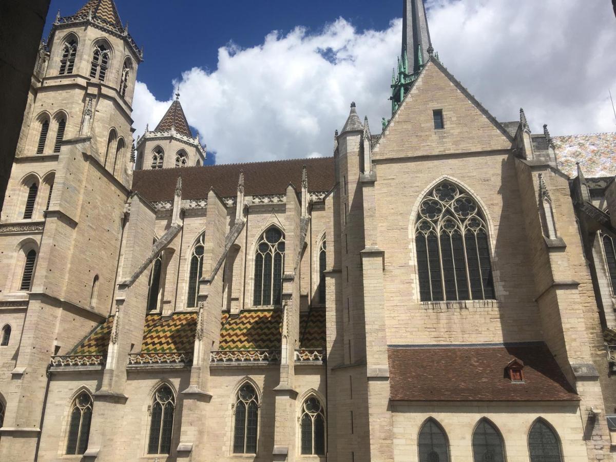 Sur Cour Interieure Centre Historique St Benigne Dijon